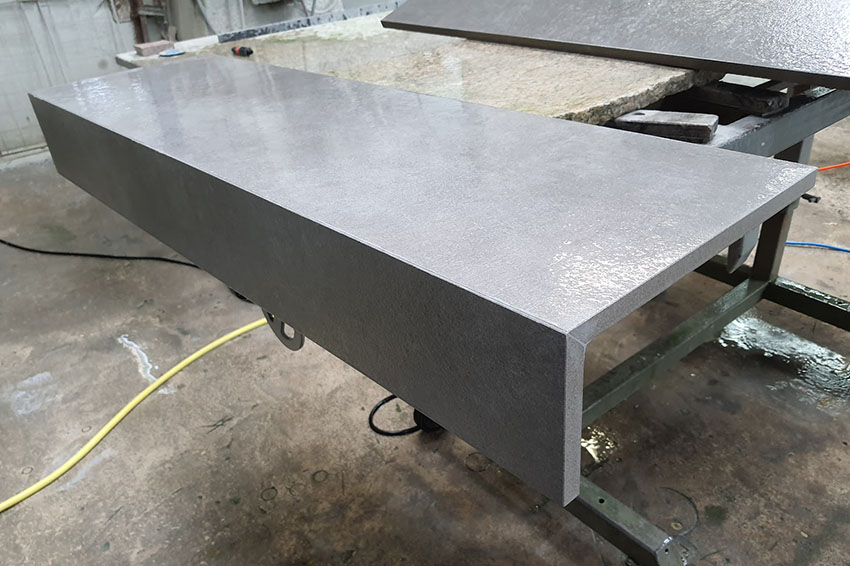 Fertigung%2045Grad%20Trittstufe%20L120%20 %20Fertigstellung_650x566px