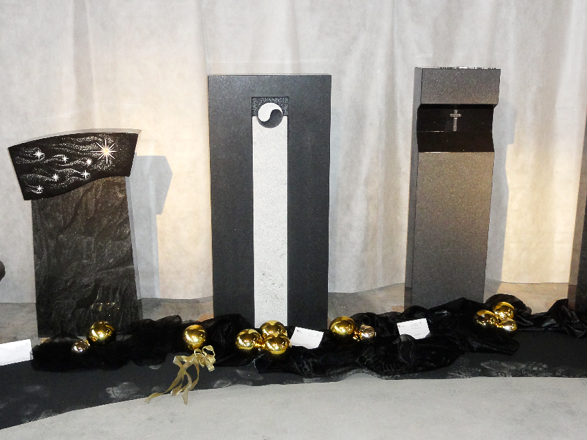 Krah Natustein Grabstein 06