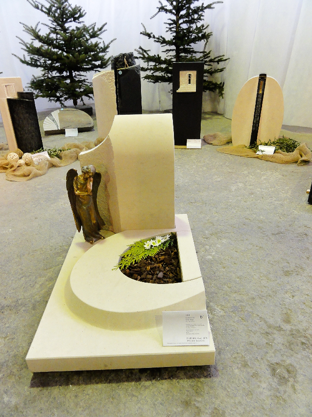 Krah Natustein Grabstein 03